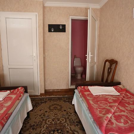 Guest House On Tamar Mepe Street 19 Kʼutʼaisi Exterior foto